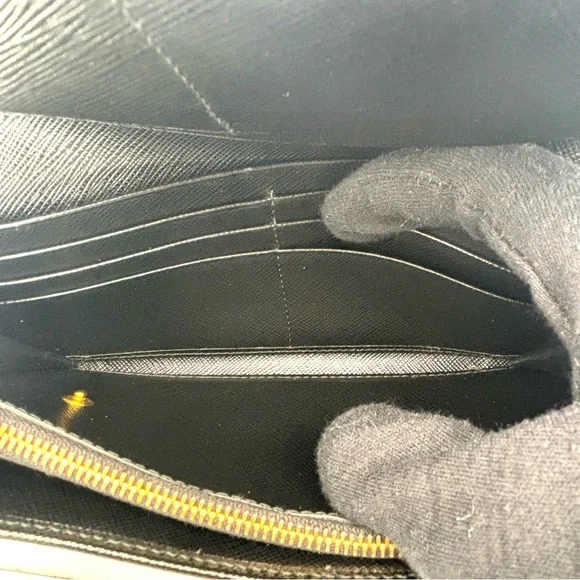 Prada Black Saffiano Leather Wallet - Picture 8 of 11